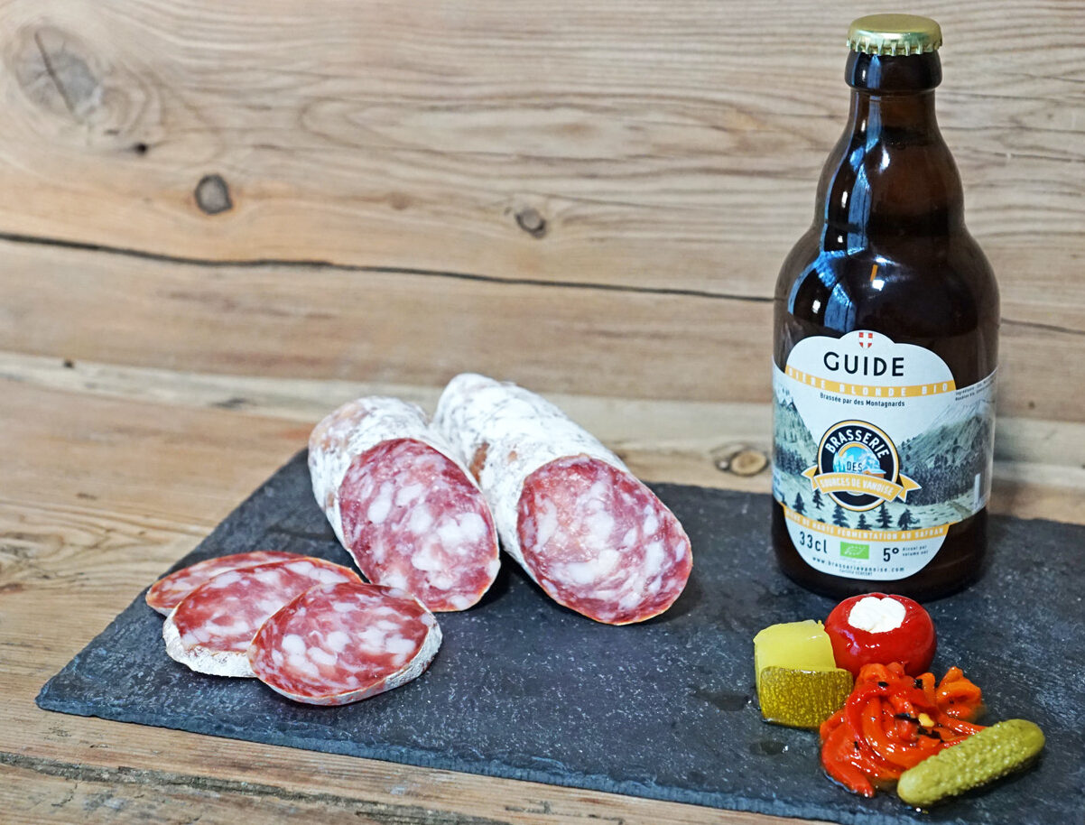 3-saucisson-apero-charcuterie-savoie-degustation-boucherie-rittaud-terroir-de-maurienne-produit-local-savoie-montagne-produits-regionaux-vente-direct-producteur-artisan