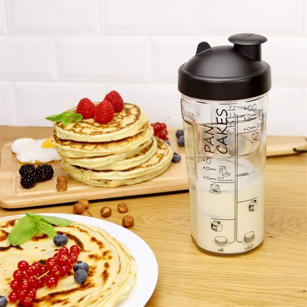 61162790-un-kit-de-fabrication-cr-pes-et-pancakes_P1